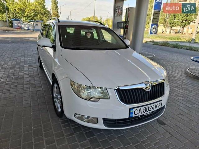 Белый Шкода Суперб, объемом двигателя 1.97 л и пробегом 219 тыс. км за 8900 $, фото 3 на Automoto.ua