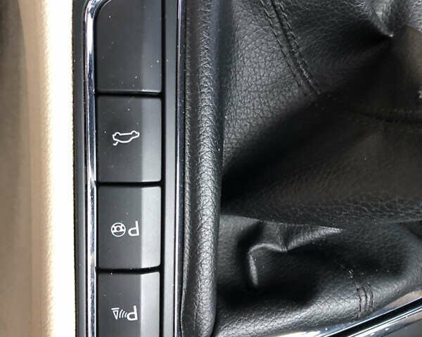 Белый Шкода Суперб, объемом двигателя 1.6 л и пробегом 242 тыс. км за 9800 $, фото 25 на Automoto.ua