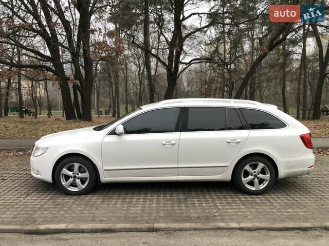 Белый Шкода Суперб, объемом двигателя 1.6 л и пробегом 242 тыс. км за 9800 $, фото 2 на Automoto.ua