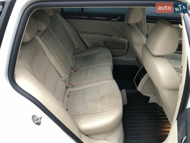 Белый Шкода Суперб, объемом двигателя 1.6 л и пробегом 242 тыс. км за 9800 $, фото 12 на Automoto.ua