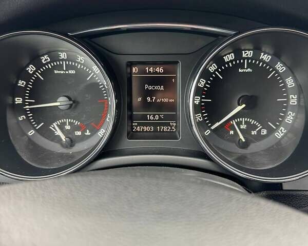 Белый Шкода Суперб, объемом двигателя 1.97 л и пробегом 240 тыс. км за 10600 $, фото 14 на Automoto.ua