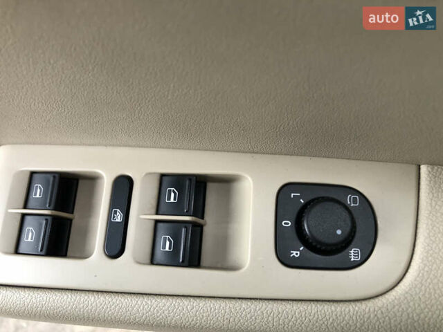 Белый Шкода Суперб, объемом двигателя 1.6 л и пробегом 242 тыс. км за 9800 $, фото 22 на Automoto.ua