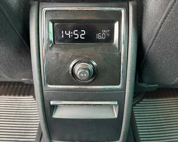 Белый Шкода Суперб, объемом двигателя 1.97 л и пробегом 240 тыс. км за 10600 $, фото 21 на Automoto.ua
