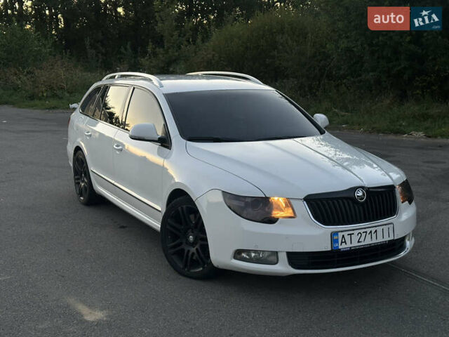 Белый Шкода Суперб, объемом двигателя 3.58 л и пробегом 315 тыс. км за 9900 $, фото 1 на Automoto.ua
