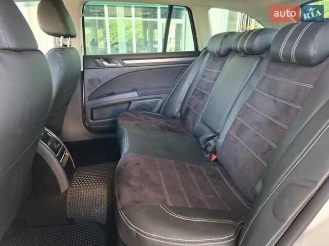 Белый Шкода Суперб, объемом двигателя 1.97 л и пробегом 219 тыс. км за 8900 $, фото 16 на Automoto.ua
