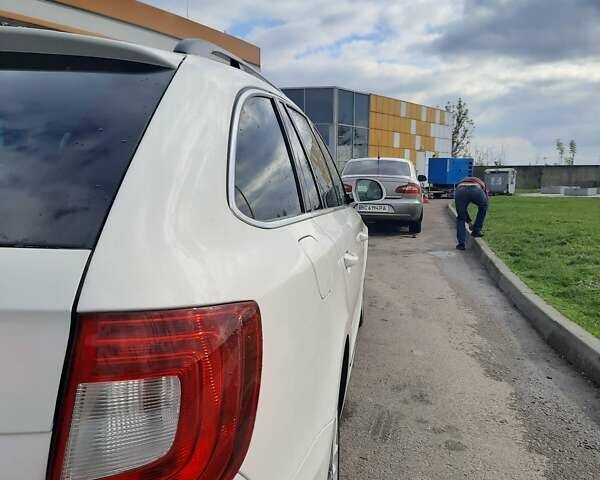 Білий Шкода Суперб, об'ємом двигуна 2 л та пробігом 273 тис. км за 11300 $, фото 12 на Automoto.ua