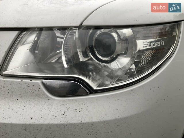 Белый Шкода Суперб, объемом двигателя 1.6 л и пробегом 242 тыс. км за 9800 $, фото 43 на Automoto.ua
