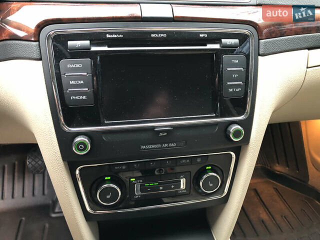 Белый Шкода Суперб, объемом двигателя 1.6 л и пробегом 242 тыс. км за 9800 $, фото 15 на Automoto.ua