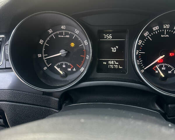 Белый Шкода Суперб, объемом двигателя 1.4 л и пробегом 178 тыс. км за 8000 $, фото 16 на Automoto.ua