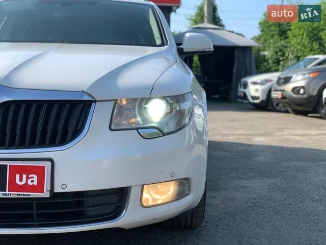Білий Шкода Суперб, об'ємом двигуна 2 л та пробігом 284 тис. км за 8790 $, фото 7 на Automoto.ua