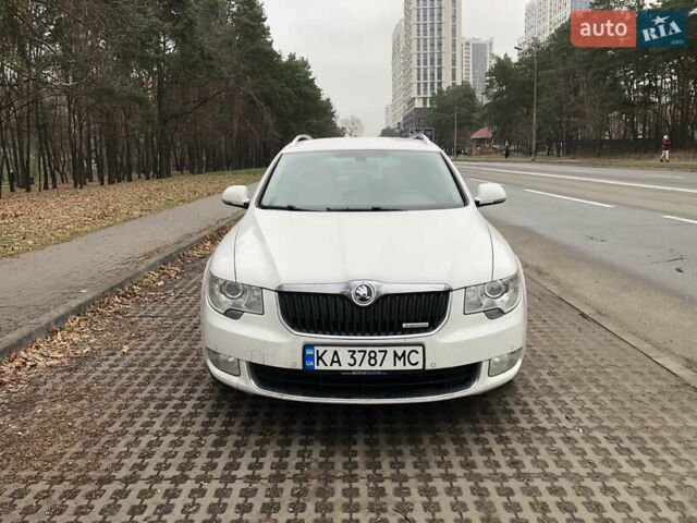 Белый Шкода Суперб, объемом двигателя 1.6 л и пробегом 242 тыс. км за 9800 $, фото 1 на Automoto.ua