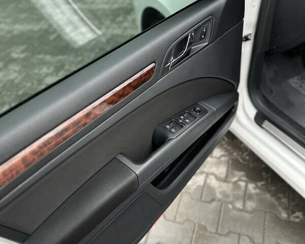 Белый Шкода Суперб, объемом двигателя 2 л и пробегом 291 тыс. км за 9400 $, фото 7 на Automoto.ua