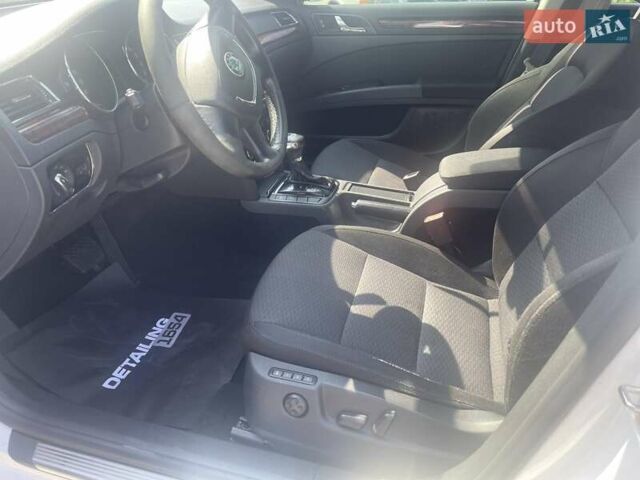 Белый Шкода Суперб, объемом двигателя 2 л и пробегом 390 тыс. км за 7799 $, фото 6 на Automoto.ua