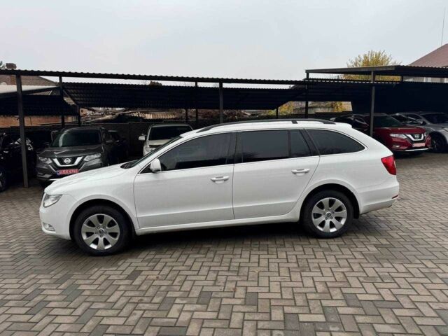 Белый Шкода Суперб, объемом двигателя 1.8 л и пробегом 111 тыс. км за 10000 $, фото 4 на Automoto.ua