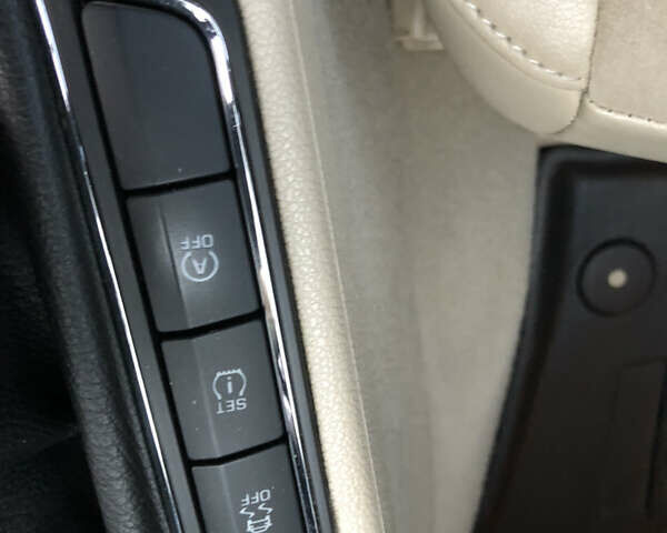 Белый Шкода Суперб, объемом двигателя 1.6 л и пробегом 242 тыс. км за 9800 $, фото 24 на Automoto.ua