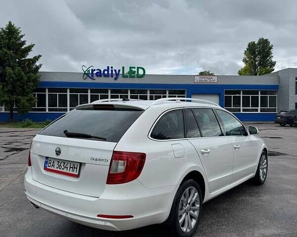 Белый Шкода Суперб, объемом двигателя 1.97 л и пробегом 240 тыс. км за 10600 $, фото 5 на Automoto.ua