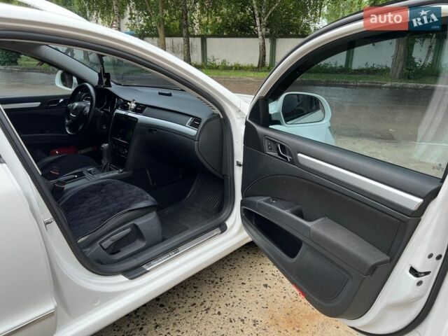 Белый Шкода Суперб, объемом двигателя 2 л и пробегом 232 тыс. км за 8400 $, фото 14 на Automoto.ua