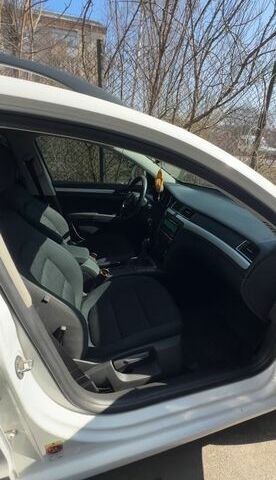 Белый Шкода Суперб, объемом двигателя 1.97 л и пробегом 237 тыс. км за 9600 $, фото 10 на Automoto.ua