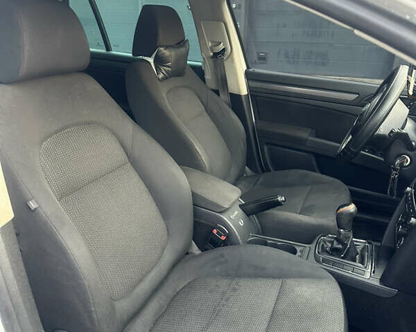 Белый Шкода Суперб, объемом двигателя 1.4 л и пробегом 178 тыс. км за 8000 $, фото 10 на Automoto.ua