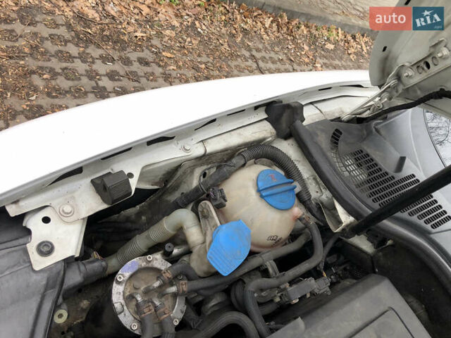 Белый Шкода Суперб, объемом двигателя 1.6 л и пробегом 242 тыс. км за 9800 $, фото 37 на Automoto.ua