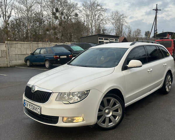 Белый Шкода Суперб, объемом двигателя 1.4 л и пробегом 178 тыс. км за 8000 $, фото 2 на Automoto.ua