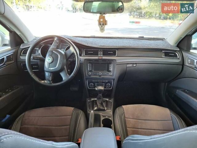 Белый Шкода Суперб, объемом двигателя 1.97 л и пробегом 219 тыс. км за 8900 $, фото 21 на Automoto.ua