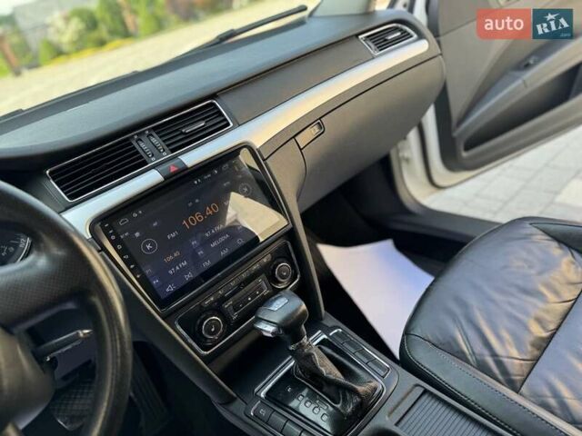 Білий Шкода Суперб, об'ємом двигуна 2 л та пробігом 305 тис. км за 9350 $, фото 53 на Automoto.ua