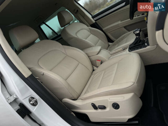 Білий Шкода Суперб, об'ємом двигуна 2 л та пробігом 317 тис. км за 12900 $, фото 53 на Automoto.ua