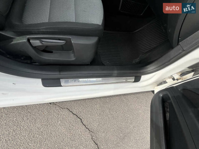 Белый Шкода Суперб, объемом двигателя 1.8 л и пробегом 241 тыс. км за 7300 $, фото 25 на Automoto.ua