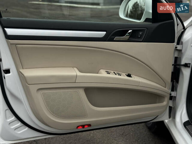 Білий Шкода Суперб, об'ємом двигуна 2 л та пробігом 317 тис. км за 12900 $, фото 34 на Automoto.ua