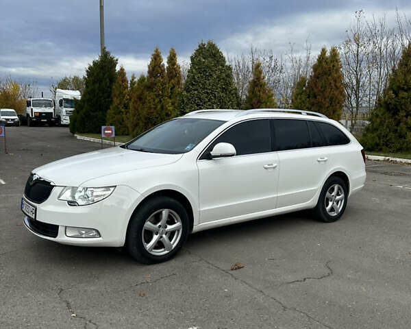 Шкода Суперб 2012 у Рівному на Automoto.ua Білий Шкода Суперб, об'ємом двигуна 2 л та пробігом 198 тис. км за 12500 $, фото 1 на Automoto.ua