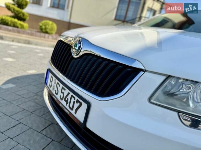Білий Шкода Суперб, об'ємом двигуна 2 л та пробігом 305 тис. км за 9350 $, фото 23 на Automoto.ua