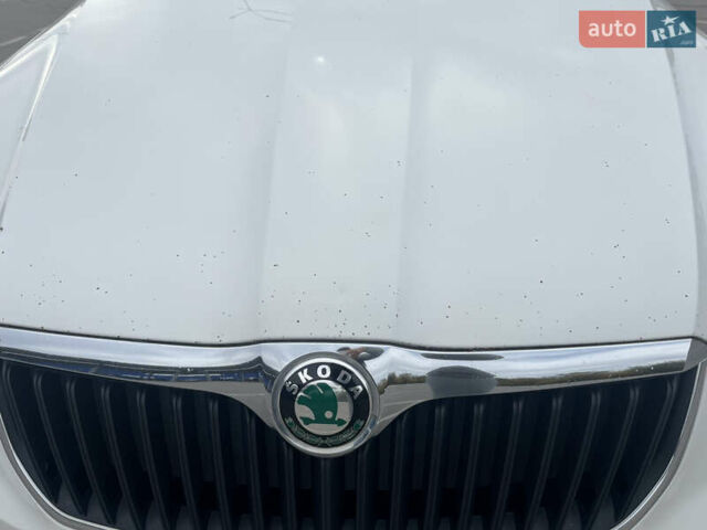 Белый Шкода Суперб, объемом двигателя 1.8 л и пробегом 241 тыс. км за 7300 $, фото 10 на Automoto.ua