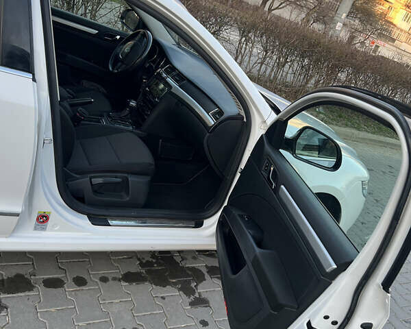 Білий Шкода Суперб, об'ємом двигуна 2 л та пробігом 200 тис. км за 11200 $, фото 8 на Automoto.ua