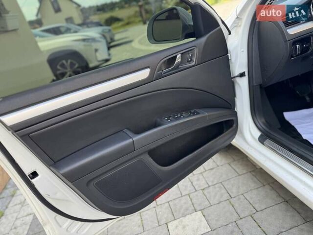 Білий Шкода Суперб, об'ємом двигуна 2 л та пробігом 305 тис. км за 9350 $, фото 62 на Automoto.ua