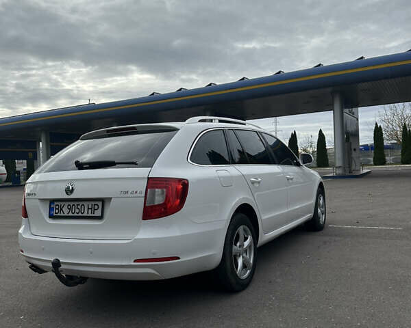 Шкода Суперб 2012 у Рівному на Automoto.ua Білий Шкода Суперб, об'ємом двигуна 2 л та пробігом 198 тис. км за 12500 $, фото 3 на Automoto.ua