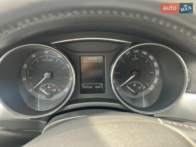 Белый Шкода Суперб, объемом двигателя 1.8 л и пробегом 241 тыс. км за 7300 $, фото 30 на Automoto.ua