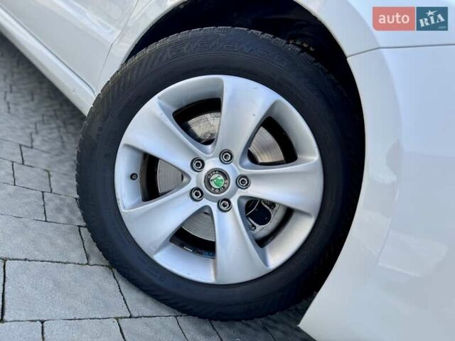 Білий Шкода Суперб, об'ємом двигуна 2 л та пробігом 305 тис. км за 9350 $, фото 9 на Automoto.ua