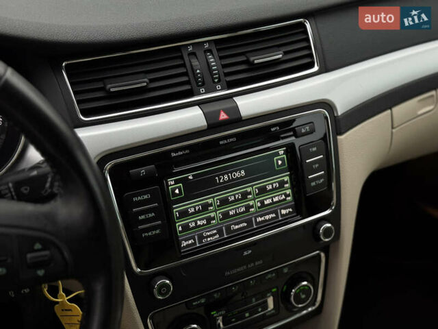 Білий Шкода Суперб, об'ємом двигуна 2 л та пробігом 317 тис. км за 12900 $, фото 38 на Automoto.ua