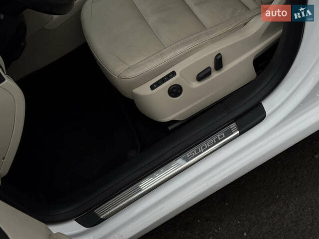 Білий Шкода Суперб, об'ємом двигуна 2 л та пробігом 317 тис. км за 12900 $, фото 33 на Automoto.ua