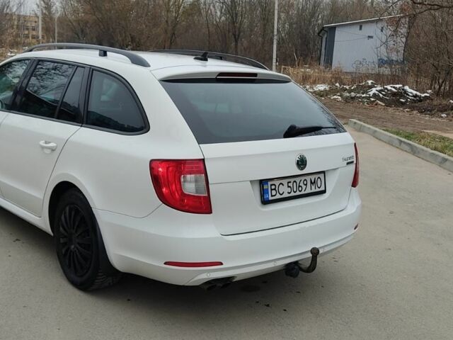 Белый Шкода Суперб, объемом двигателя 1.6 л и пробегом 207 тыс. км за 8200 $, фото 2 на Automoto.ua