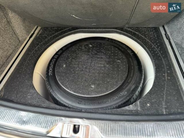 Білий Шкода Суперб, об'ємом двигуна 2 л та пробігом 305 тис. км за 9350 $, фото 88 на Automoto.ua