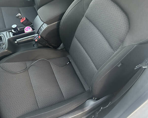 Белый Шкода Суперб, объемом двигателя 1.6 л и пробегом 260 тыс. км за 11600 $, фото 12 на Automoto.ua