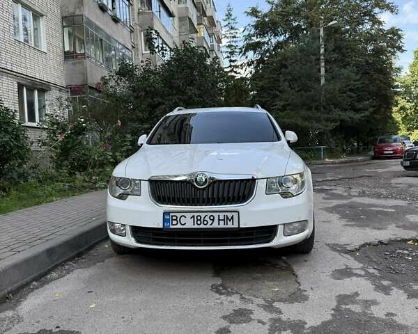 Шкода Суперб 2012 в Львове на Automoto.ua Белый Шкода Суперб, объемом двигателя 2 л и пробегом 363 тыс. км за 12000 $, фото 12 на Automoto.ua