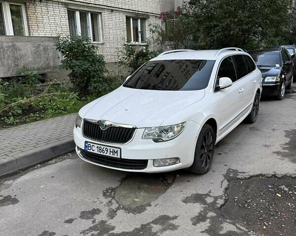 Шкода Суперб 2012 в Львове на Automoto.ua Белый Шкода Суперб, объемом двигателя 2 л и пробегом 363 тыс. км за 12000 $, фото 11 на Automoto.ua