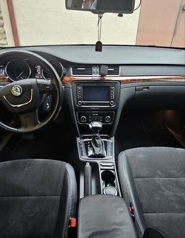 Белый Шкода Суперб, объемом двигателя 1.97 л и пробегом 165 тыс. км за 14500 $, фото 3 на Automoto.ua