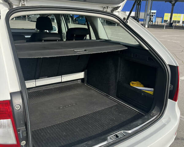 Белый Шкода Суперб, объемом двигателя 1.8 л и пробегом 241 тыс. км за 7300 $, фото 27 на Automoto.ua