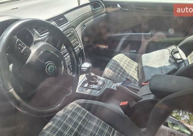 Білий Шкода Суперб, об'ємом двигуна 1.97 л та пробігом 299 тис. км за 11000 $, фото 3 на Automoto.ua