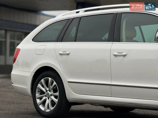 Білий Шкода Суперб, об'ємом двигуна 2 л та пробігом 317 тис. км за 12900 $, фото 6 на Automoto.ua