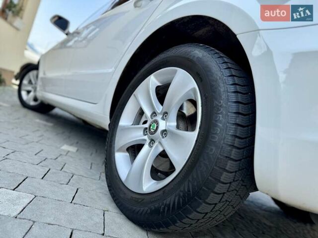 Білий Шкода Суперб, об'ємом двигуна 2 л та пробігом 305 тис. км за 9350 $, фото 49 на Automoto.ua